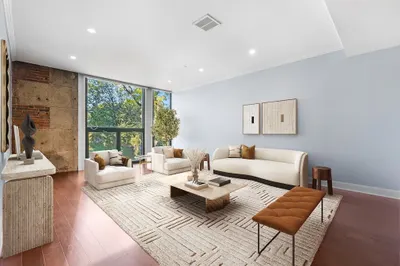 42 8th St #4209
