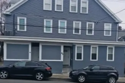 27 Curve St #3 1