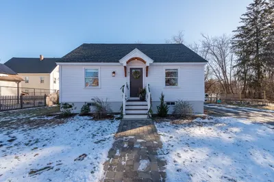61 Peabody Ave 1