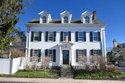 118 Cottage St 1