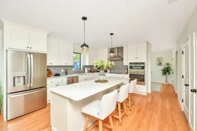 150 Columbia St #3