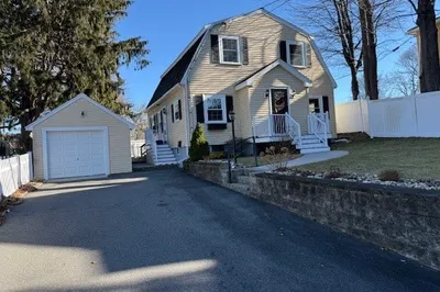3 Lakeside Ave 1