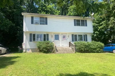 98-100 Pinevale St
