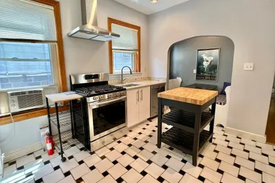 28 Weld Hill St #1