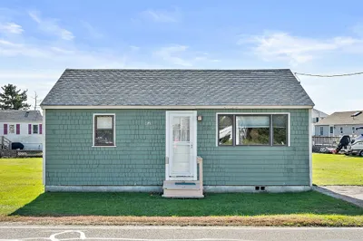 397 Plymouth Ave 1