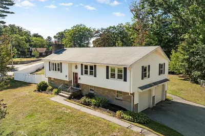 48 Marcia Rd 1