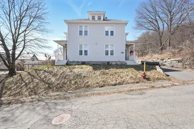 83 Williams St 1