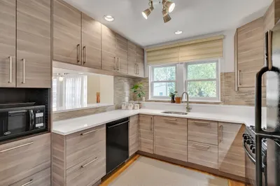 44 Lewis Ave #44