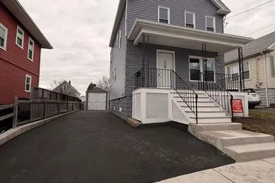 39 Howard St 1