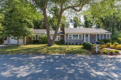 8 Richards Way 1