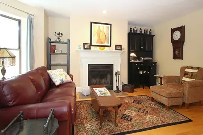 211 W Newton St #2