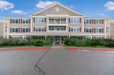 34 Meeting House Ln #212 1