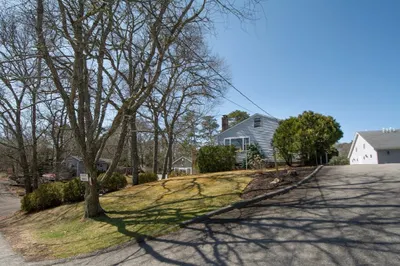 9 Pokonoket Road