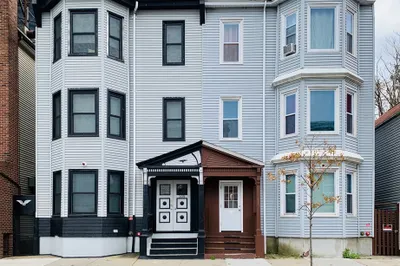 107 Chelsea St #2 1