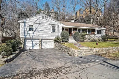 152 Hagen Road 1