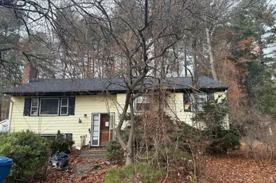 9 Tomahawk Dr