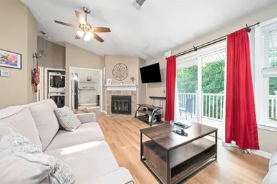 108 Bradford Commons Ln #108 1
