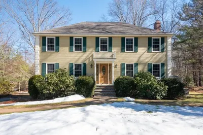 360 Forest St