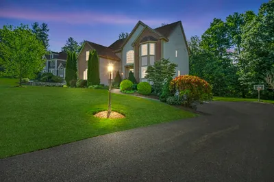 39 Regency Drive 1