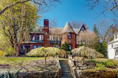 32 Alberta Rd 1