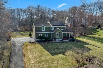 13 Stoneybrook Rd 1
