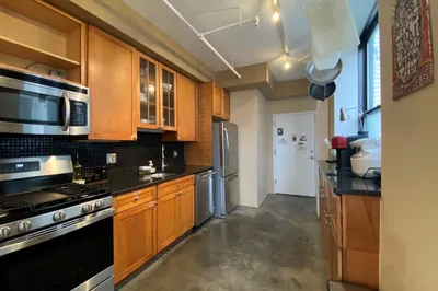 453 Washington St #8D