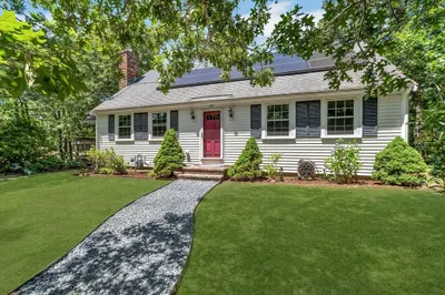 85 Deepwood Dr 1