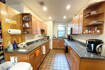 96 Gainsborough St #103W 1