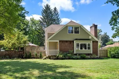 79 Poinsetta St