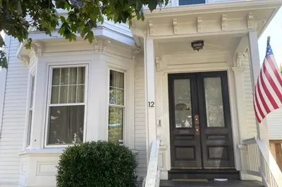 12 Victoria St #2 1