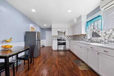 371 Pulaski Blvd 1