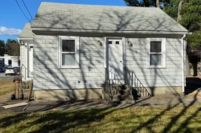 472 Taunton Avenue 1
