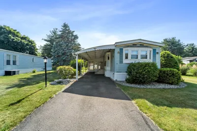 14 Victorian Dr - Brush Hill