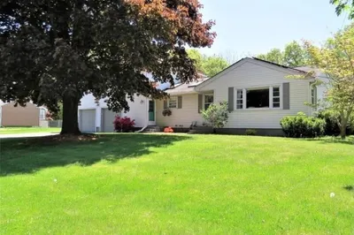 5 Bedford Dr 1
