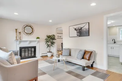 24 Ledgelawn Ave 1