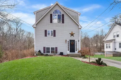 52 Deanville Rd 1