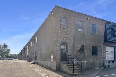 270 CEntrE St #E