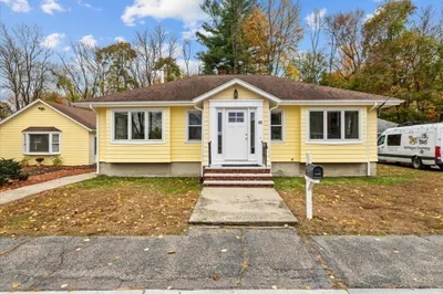 17 Holbrook Ave 1