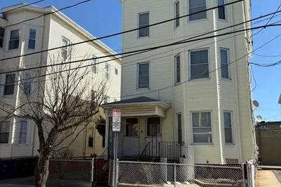 39 Mansfield St #3