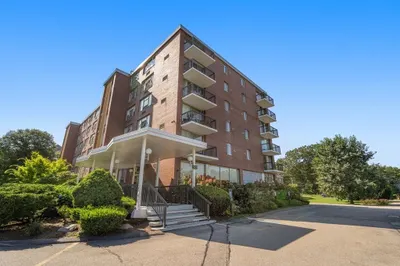 20 Hammond Pond Pkwy #408 1