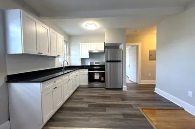 8 Langmaid Ave #11