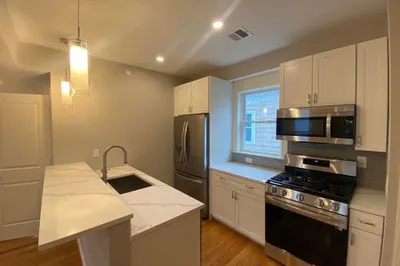 101 Pleasant St #3 1