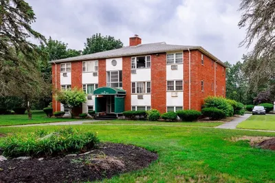 A1 Colonial Dr #10
