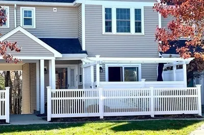 215 Allerton Commons Ln #215 1