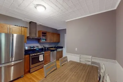 173 Rindge Ave #2L 1