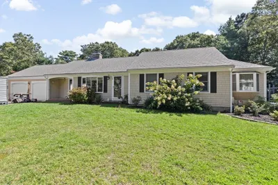 66 Roosevelt Rd 1