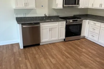 10 Franklin Ave #403