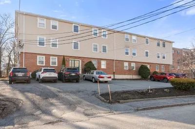 25 Rockland St #5 1