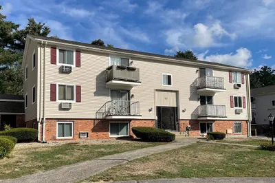 10 Royal Dane Dr #88 1