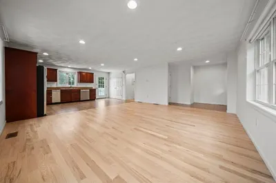 6 Fairlawn Ave 1
